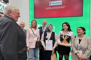 Preisverleihung auf der Medica